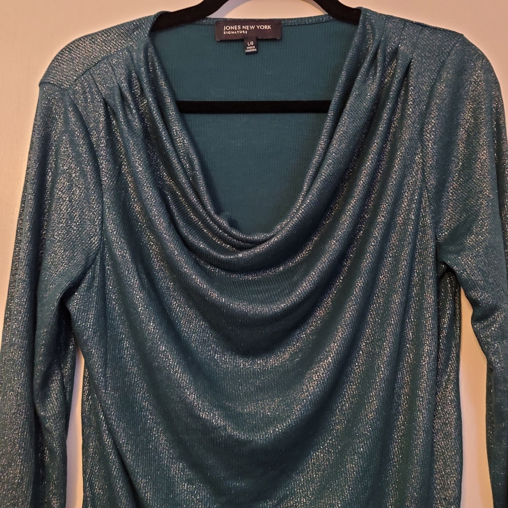 Green long sleeve t shirt